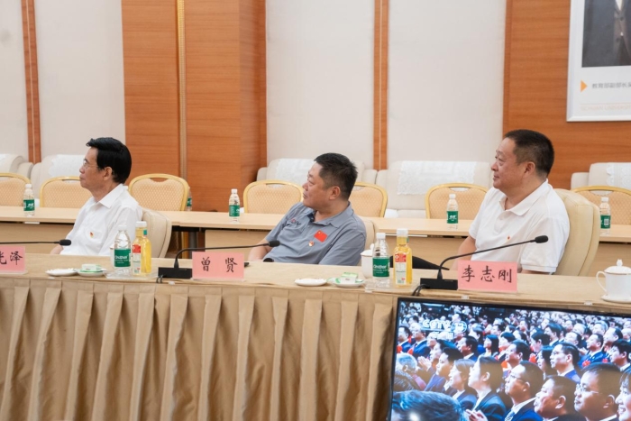 四川传媒学院师生积极收看收听 庆祝中国共产党成立105周年大会