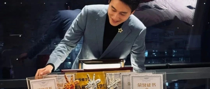 我校9名学生在第九届四川省大学生主持人大赛全员获奖