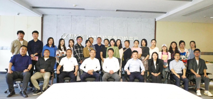 学校与科大讯飞共探“数字赋能”教学创新