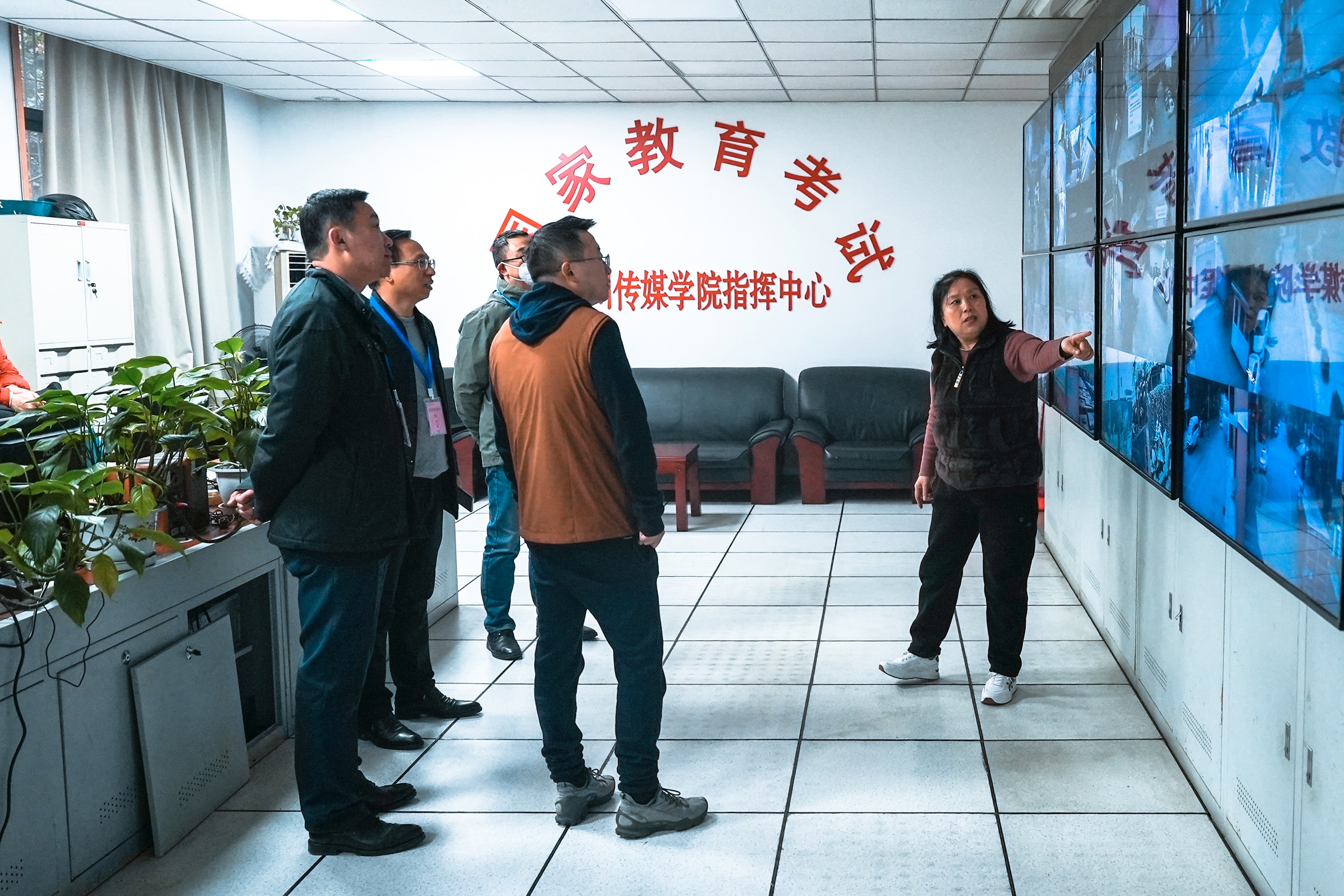 我校开展实验室管理经验交流及实验室现场交叉检查工作